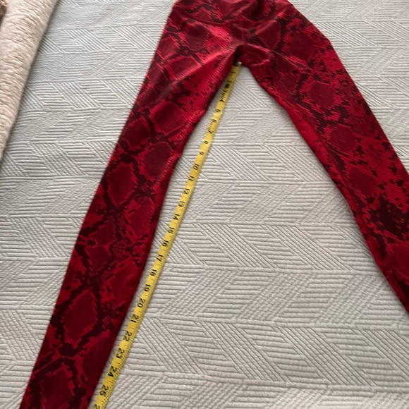 Lululemon wunder under hi-rise ziggysnake print. Color: Ride tide cranberry - Picture 16 of 16